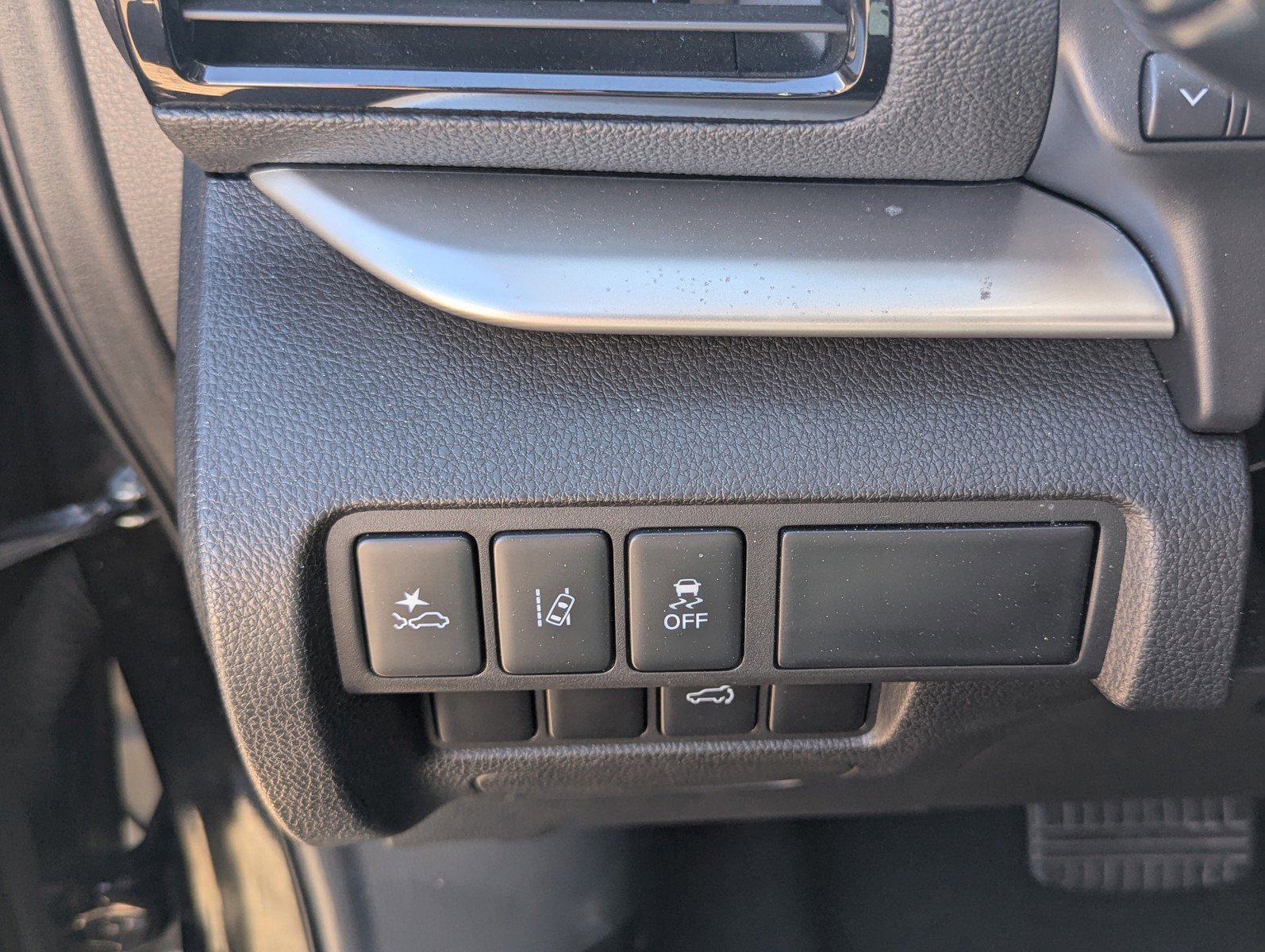 Used 2024 Mitsubishi Eclipse Cross SE image 15