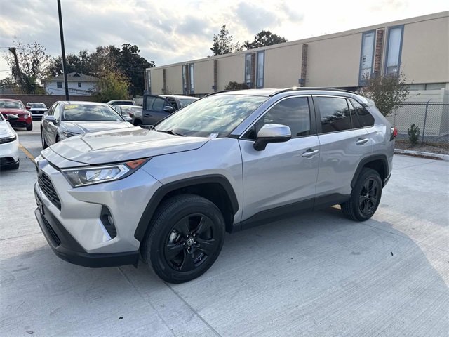 Used 2020 Toyota RAV4 XLE image 3