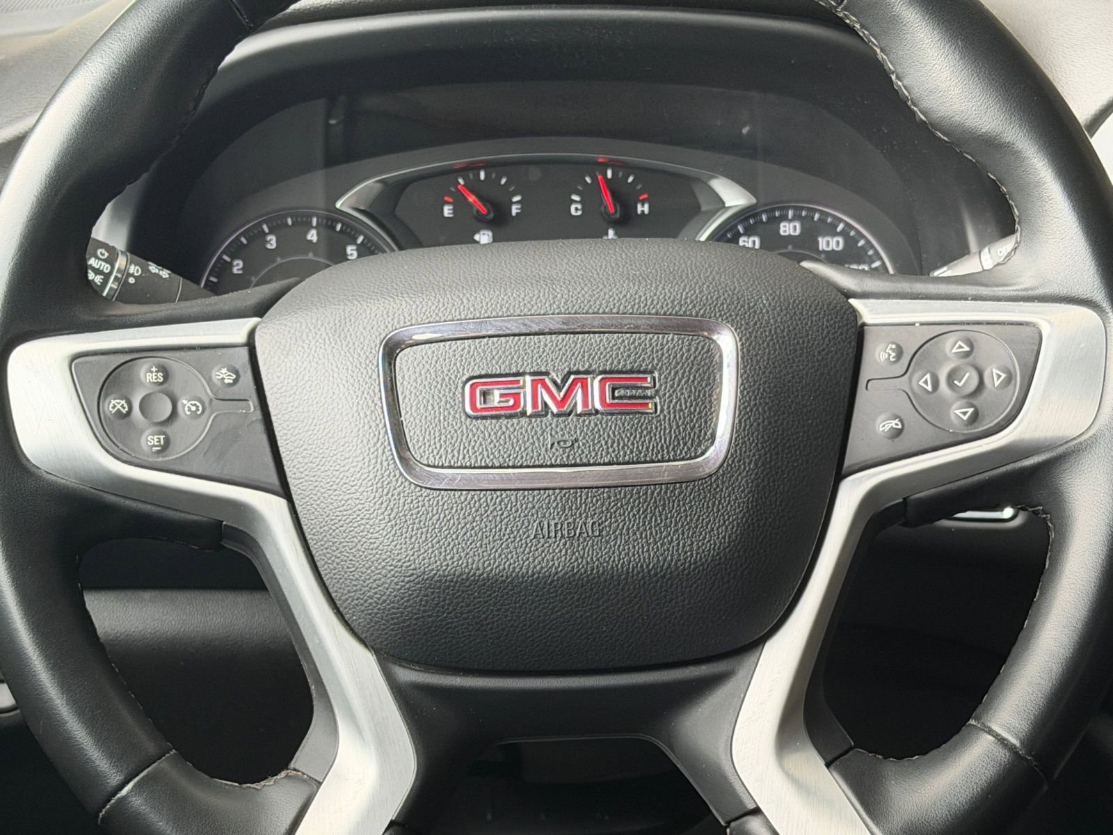 Used 2023 GMC Acadia SLT FWD image 30