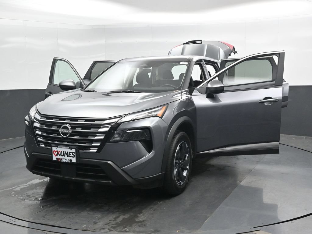 Used 2025 Nissan Rogue SV AWD/4WD image 48