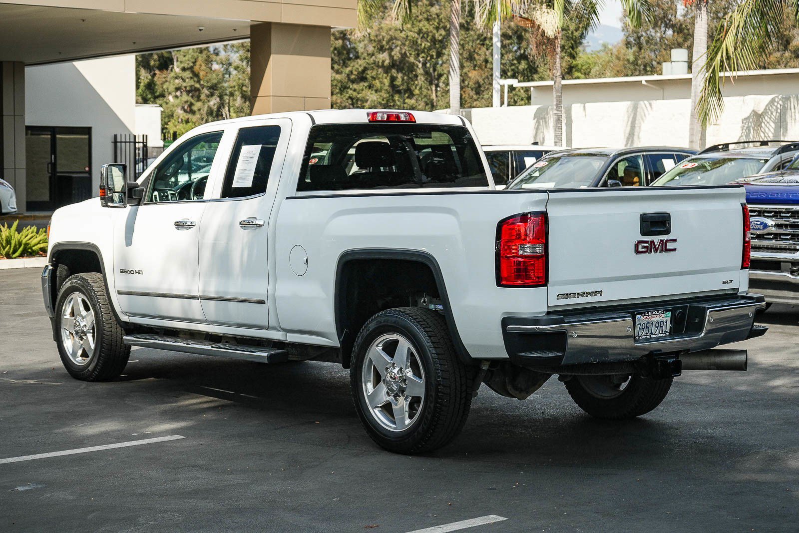 Used 2015 GMC Sierra 2500 SLT w/ SLT Preferred Package AWD/4WD image 4