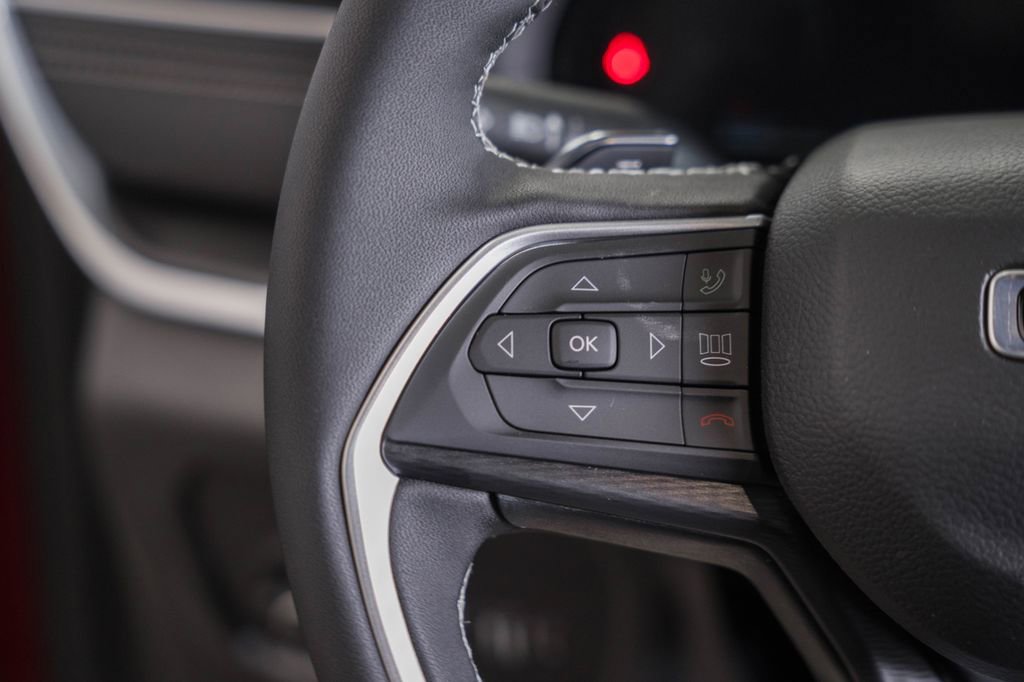 New 2025 Jeep Grand Cherokee Altitude image 26