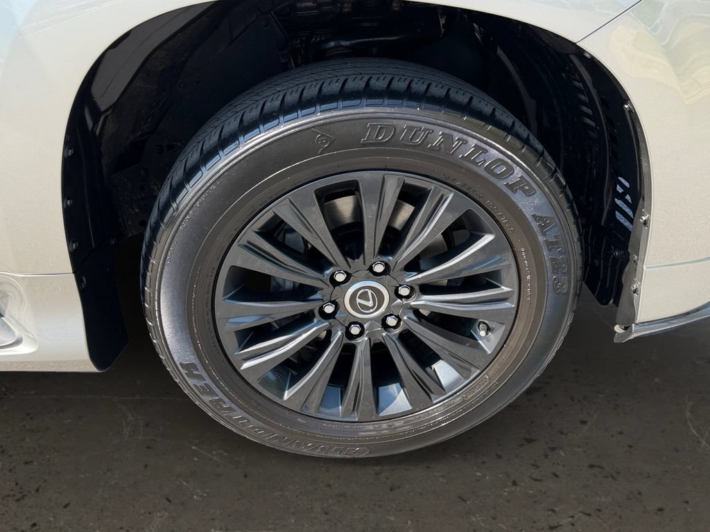 Used 2023 Lexus GX 460 Luxury w/ Sport Design Package AWD/4WD image 27