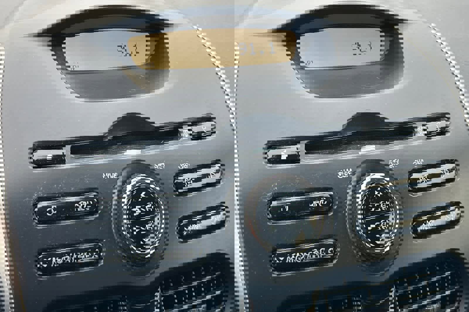 Used 2016 Mitsubishi i ES image 19