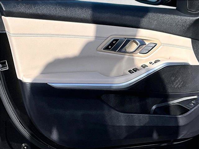 Used 2020 BMW 330i Sedan w/ Convenience Package RWD image 17