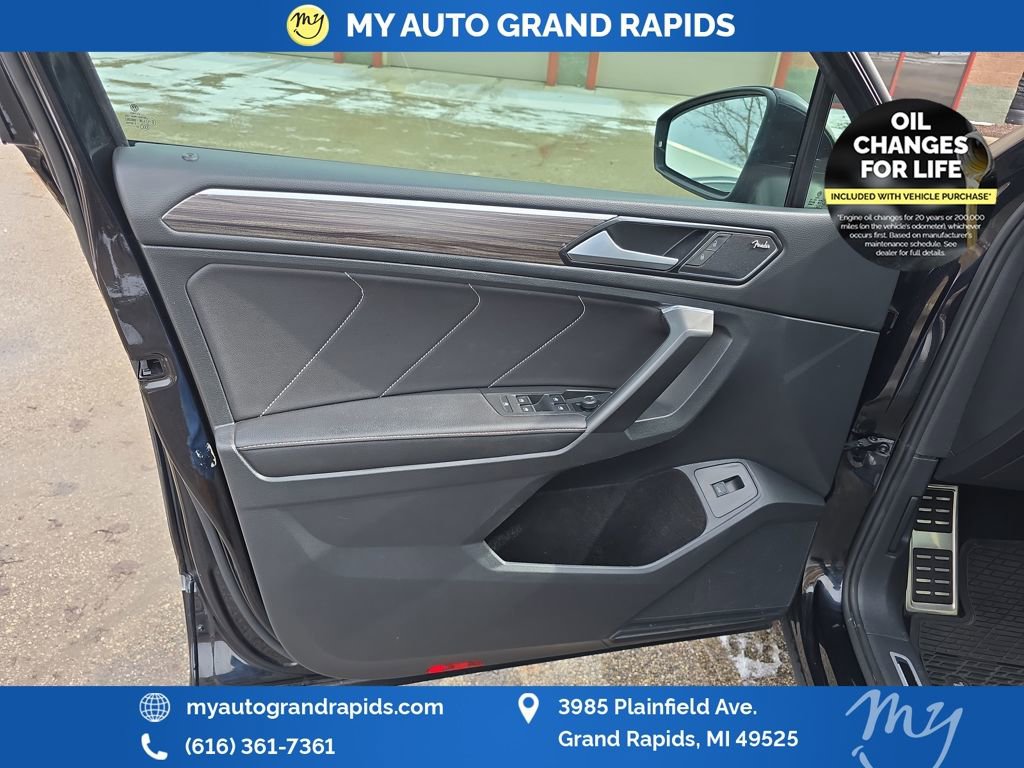 Used 2022 Volkswagen Tiguan SEL R-Line image 14