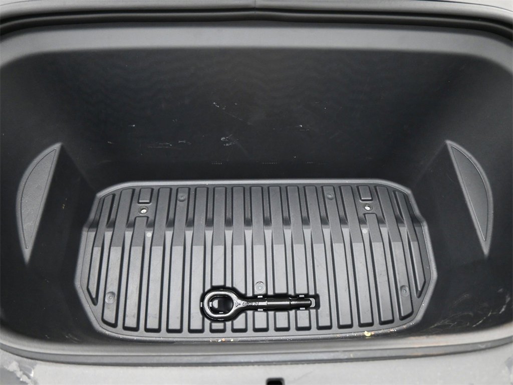 Used 2023 Tesla Model Y Long Range image 17