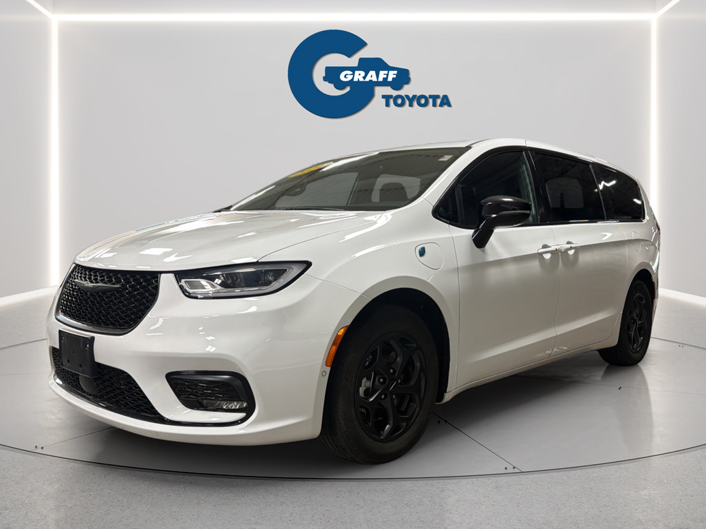 Used 2024 Chrysler Pacifica Limited FWD image 2
