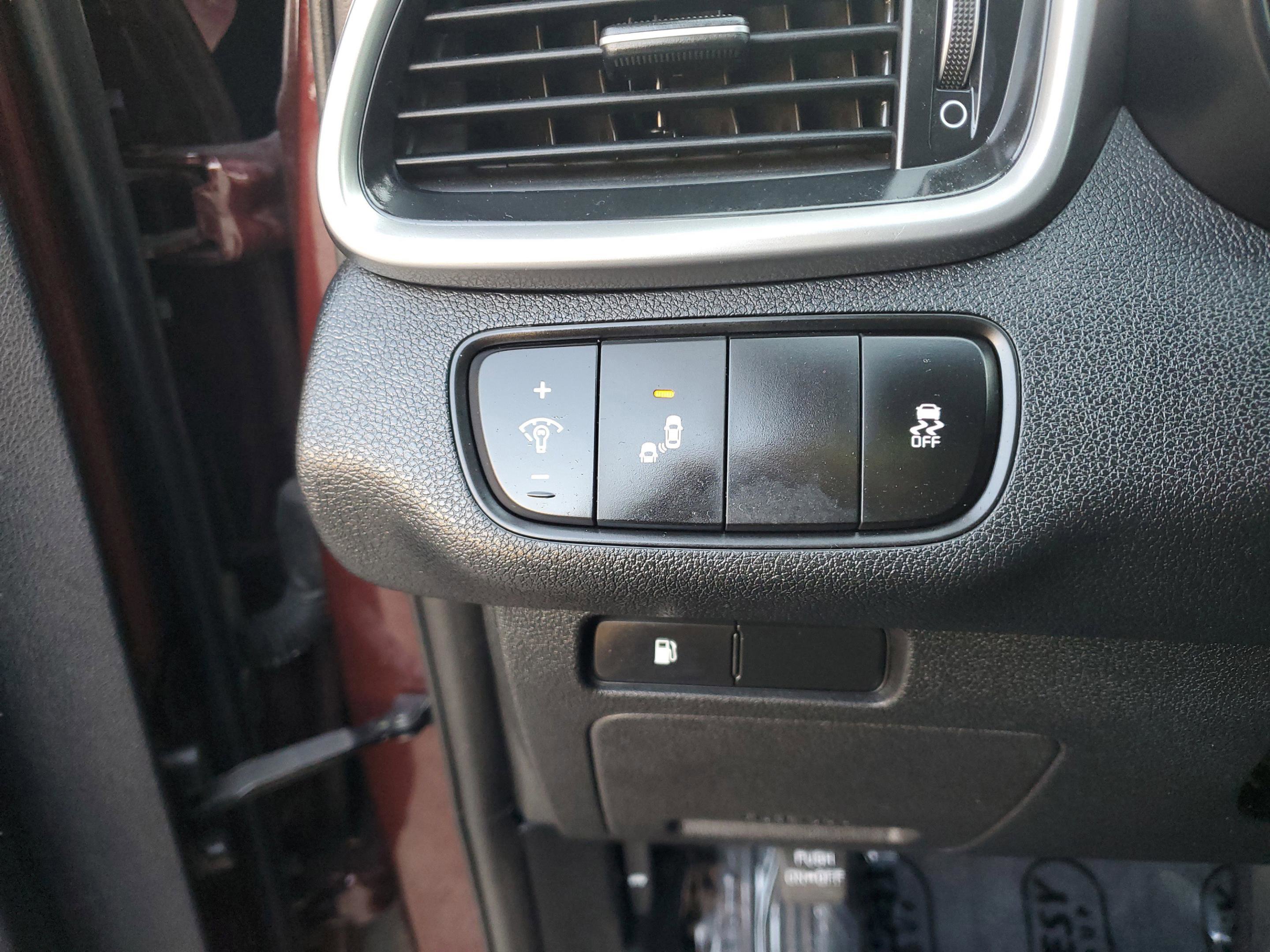 Used 2019 Kia Sorento LX image 25