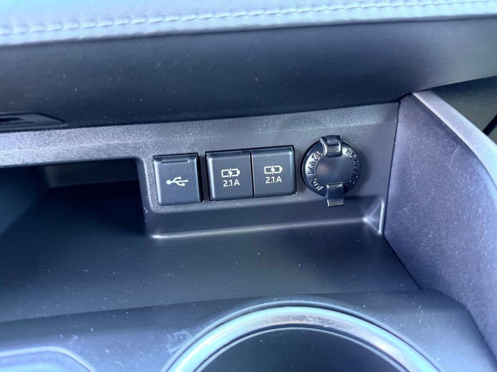 Used 2021 Toyota Highlander XLE image 25