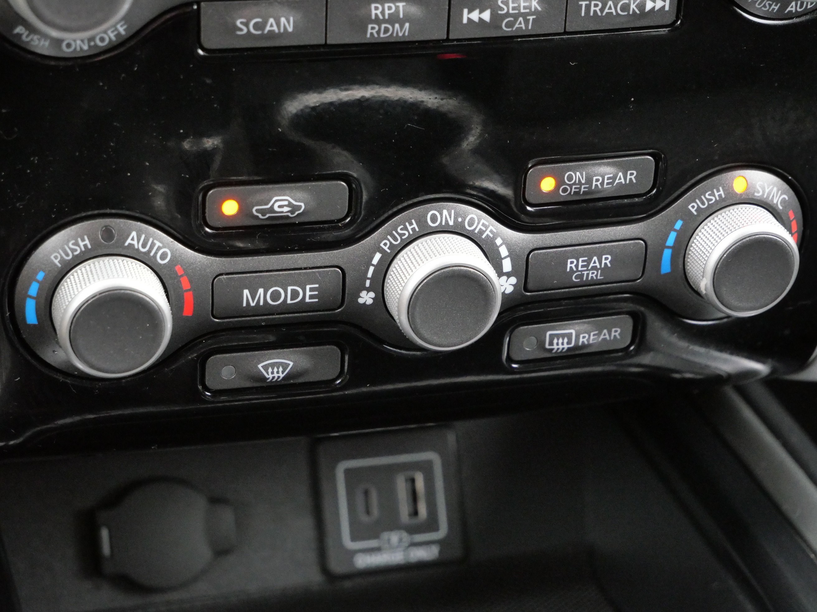 Used 2019 Nissan Pathfinder SV image 24