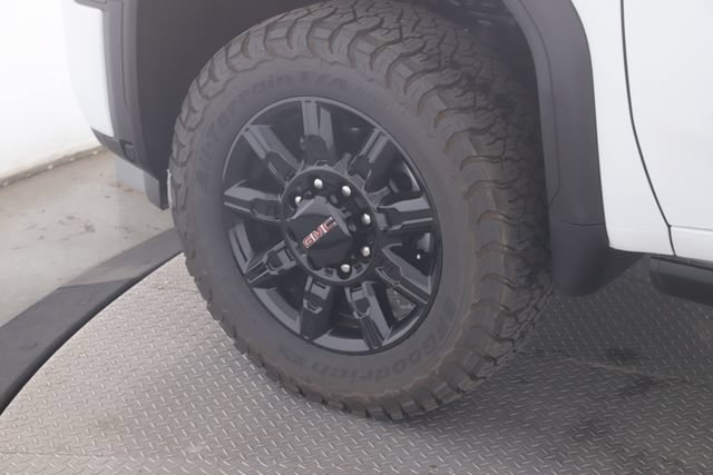 Used 2026 GMC Sierra 3500 AT4 w/ AT4 Premium Plus Package AWD/4WD image 13