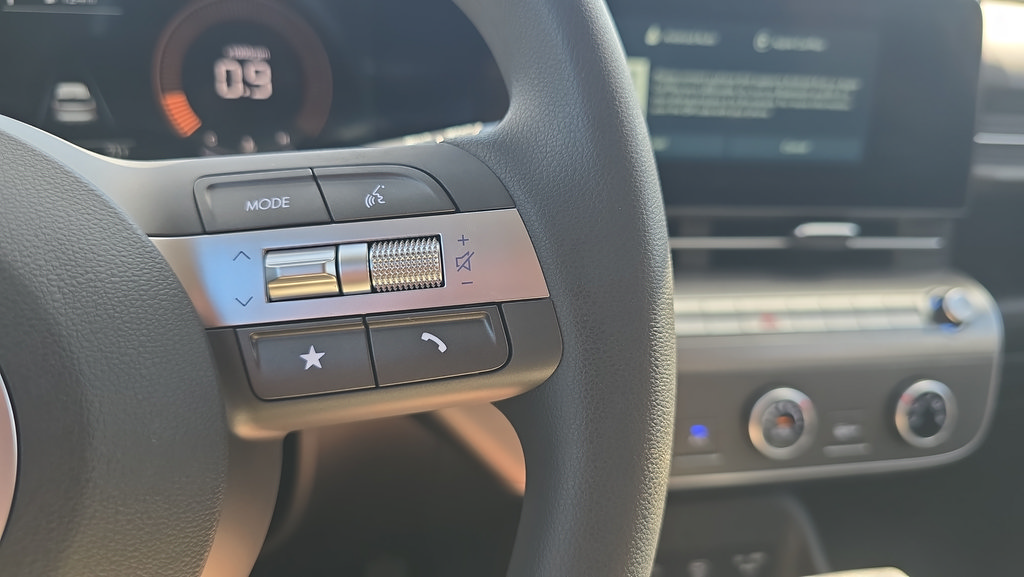 New 2027 Hyundai Kona SE AWD/4WD image 25