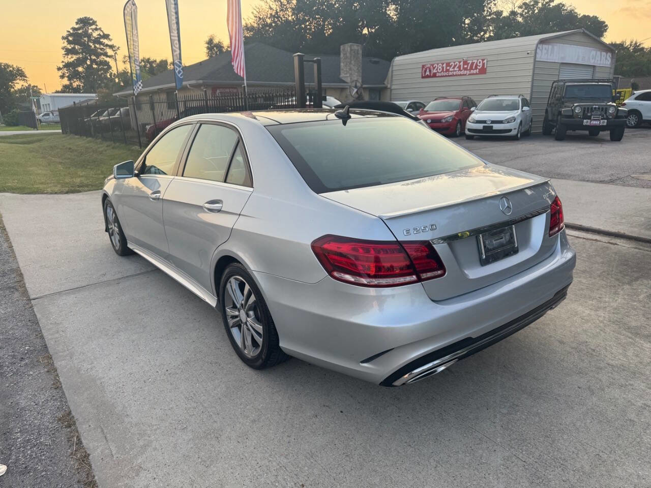 Used 2014 Mercedes-Benz E 250 BlueTEC Sedan image 4