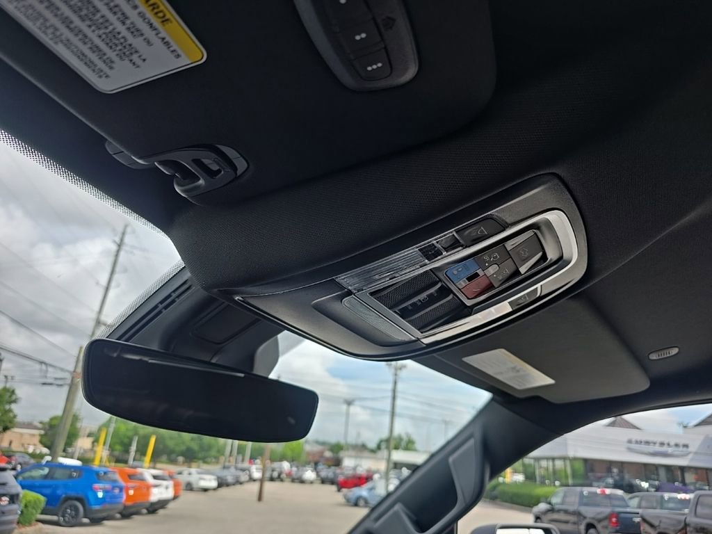 New 2026 RAM 1500 4x4 Crew Cab image 18