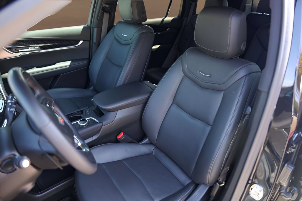 Certified 2024 Cadillac XT6 Premium Luxury AWD/4WD image 7