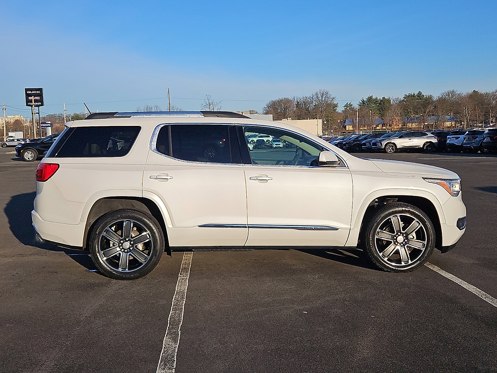 Used 2017 GMC Acadia Denali w/ Technology Package image 7