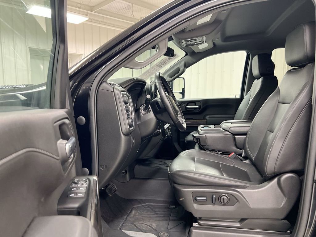 Used 2022 Chevrolet Silverado 3500 LTZ w/ Gooseneck/5TH Wheel Package image 19