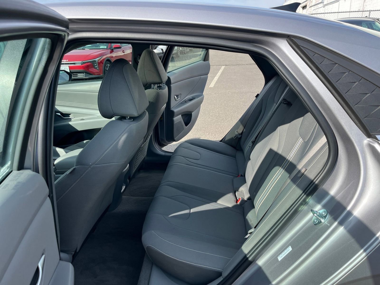 Used 2025 Hyundai Elantra SEL FWD image 25