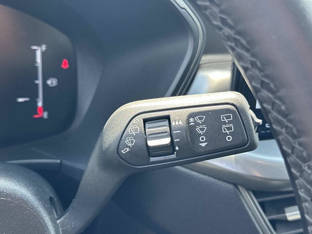 Used 2025 Ford Escape SE FWD image 21