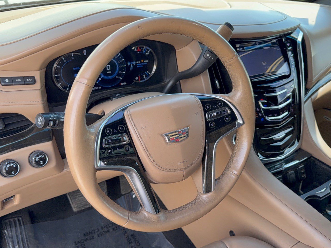 Used 2018 Cadillac Escalade ESV Platinum AWD/4WD image 10