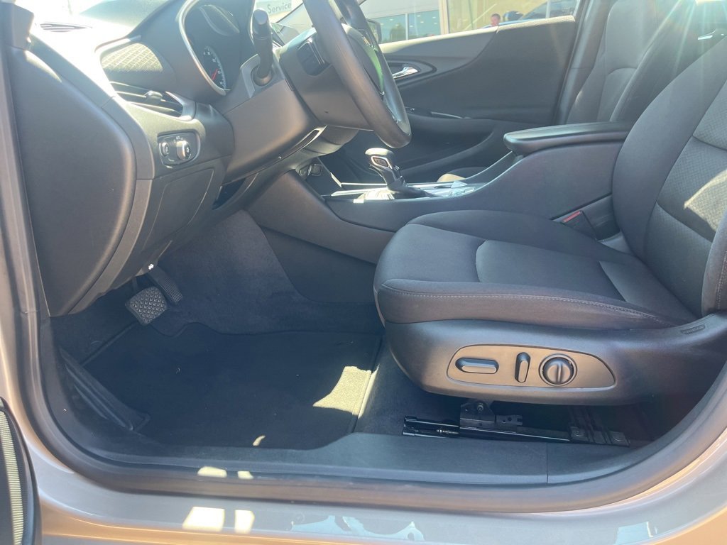 Used 2023 Chevrolet Malibu LT image 7