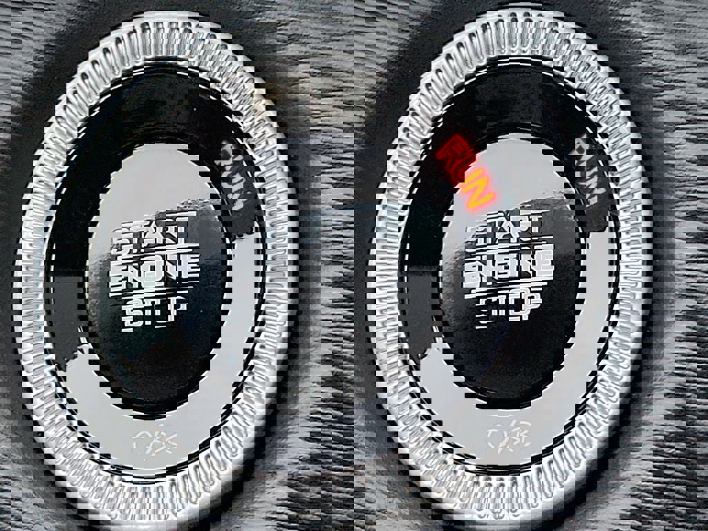 Used 2025 Jeep Grand Cherokee Altitude AWD/4WD image 23