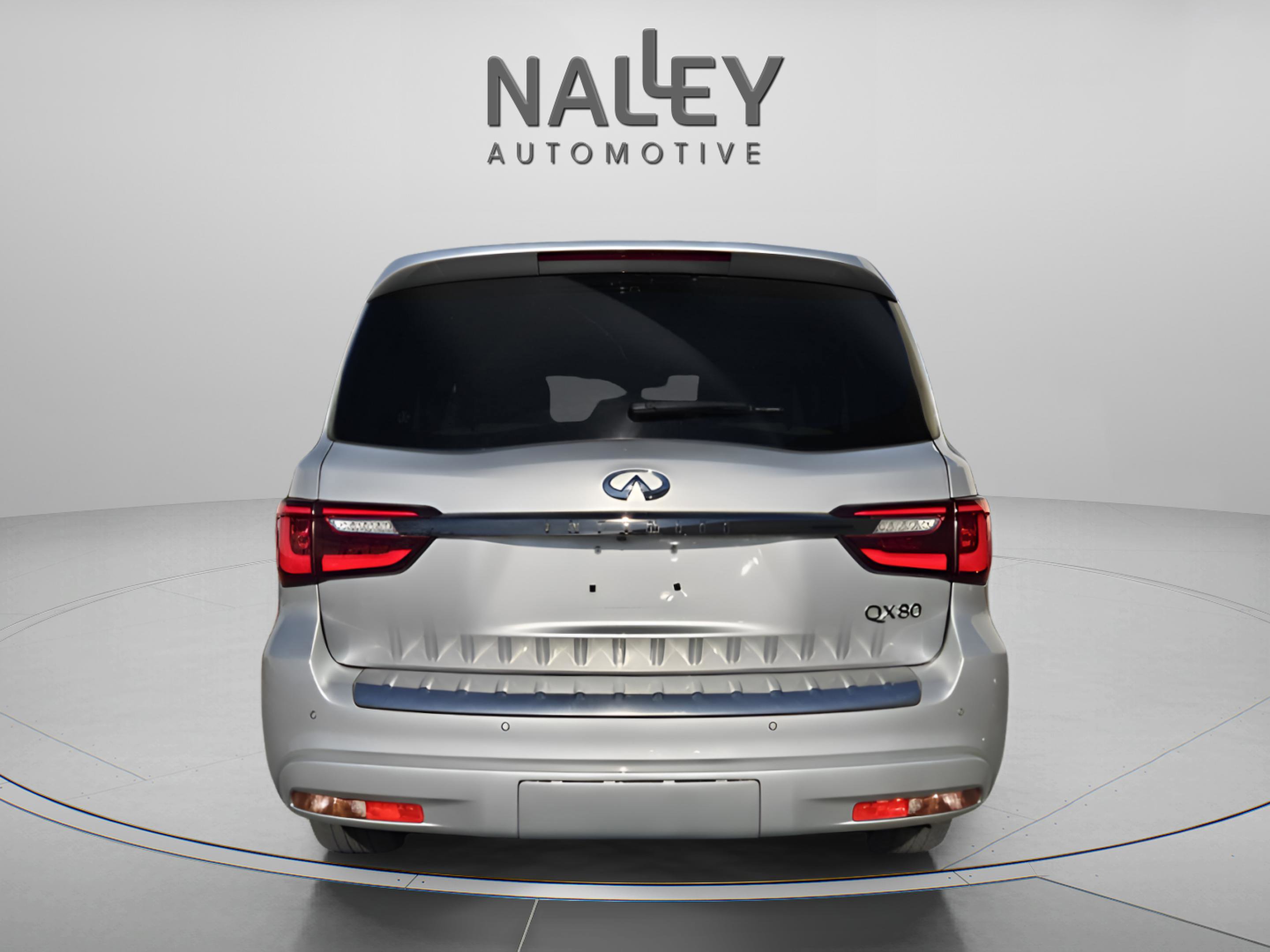 Used 2023 INFINITI QX80 Premium Select w/ All-Season Package image 4