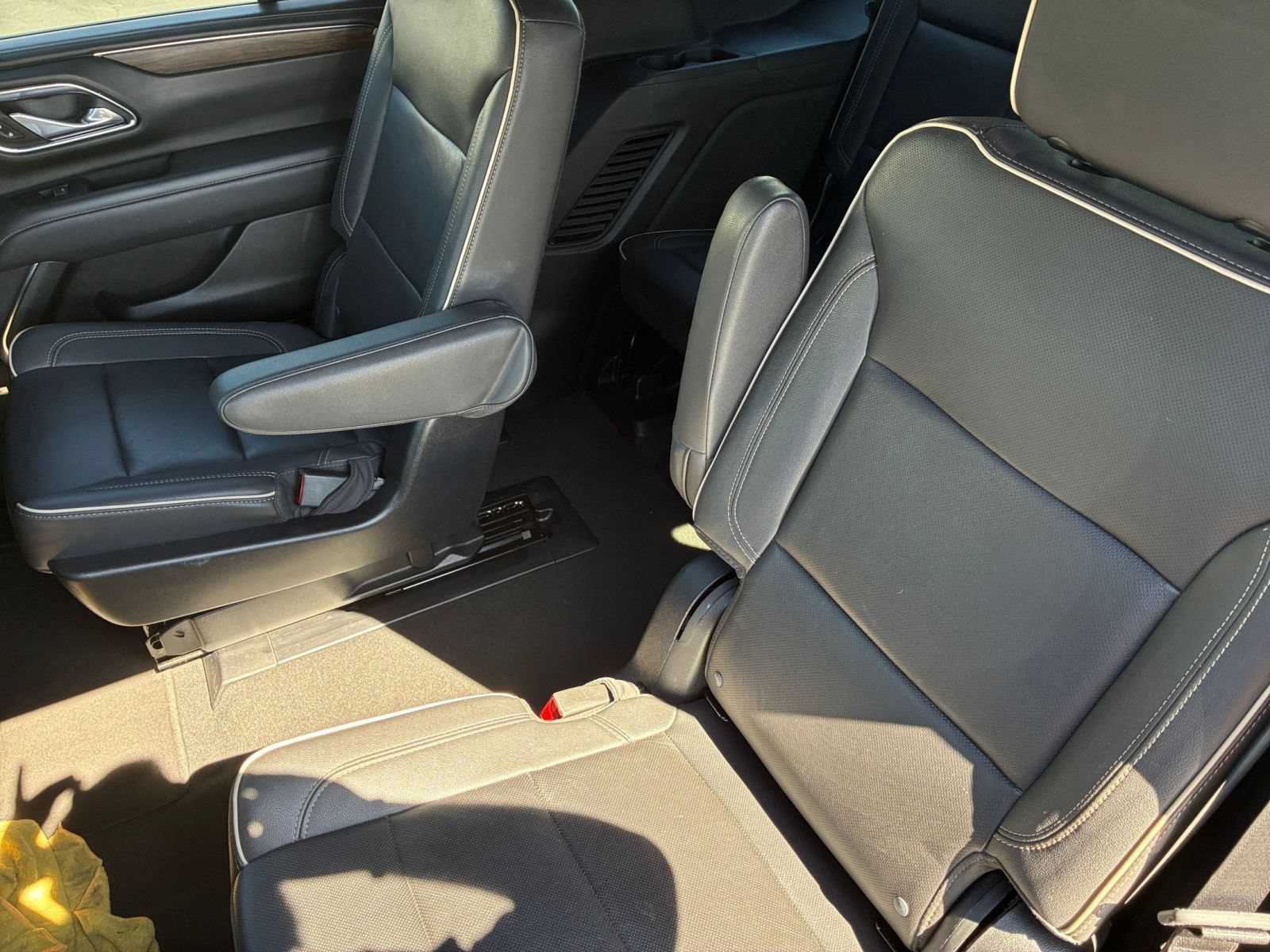 Used 2023 Chevrolet Tahoe Premier AWD/4WD image 37