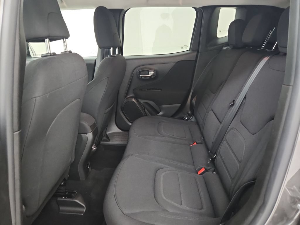 Used 2020 Jeep Renegade Latitude w/ Popular Equipment Group AWD/4WD image 32
