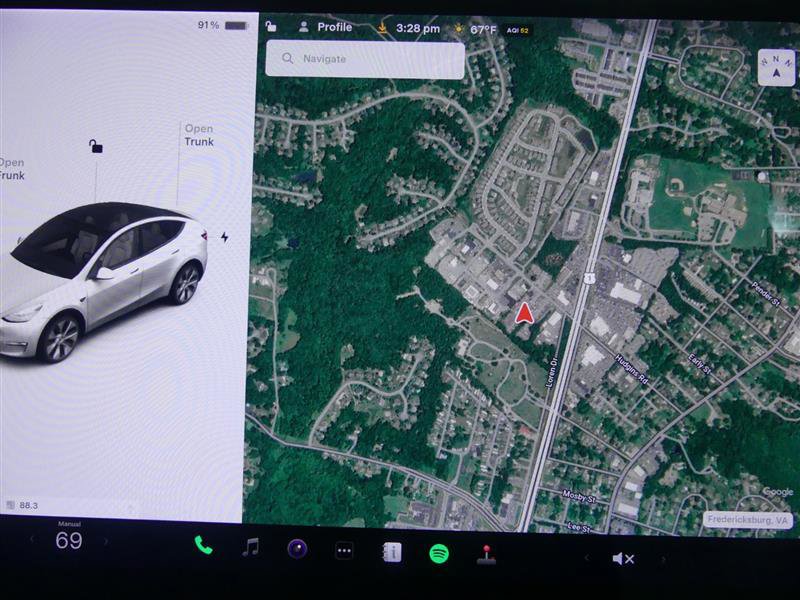 Used 2021 Tesla Model Y Long Range image 11