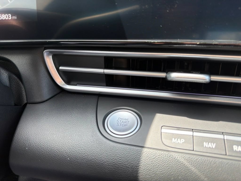 Used 2025 Hyundai Elantra SEL FWD image 35