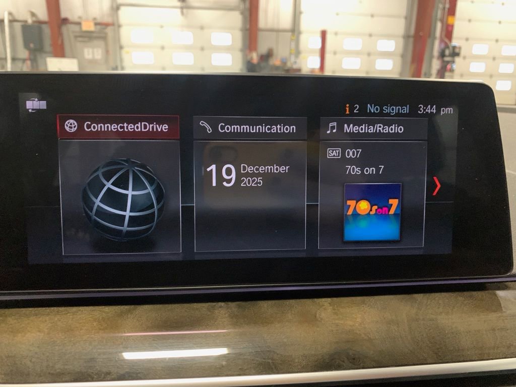 Used 2019 BMW 530i xDrive w/ Convenience Package image 11