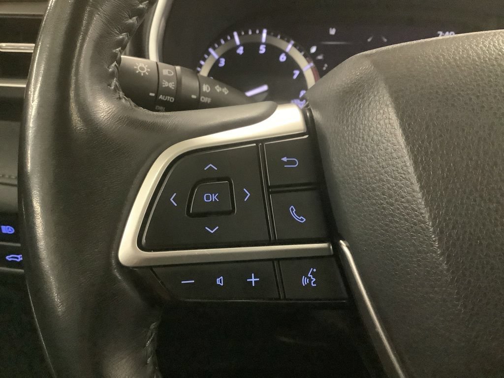 Used 2022 Toyota Highlander XLE AWD/4WD image 23