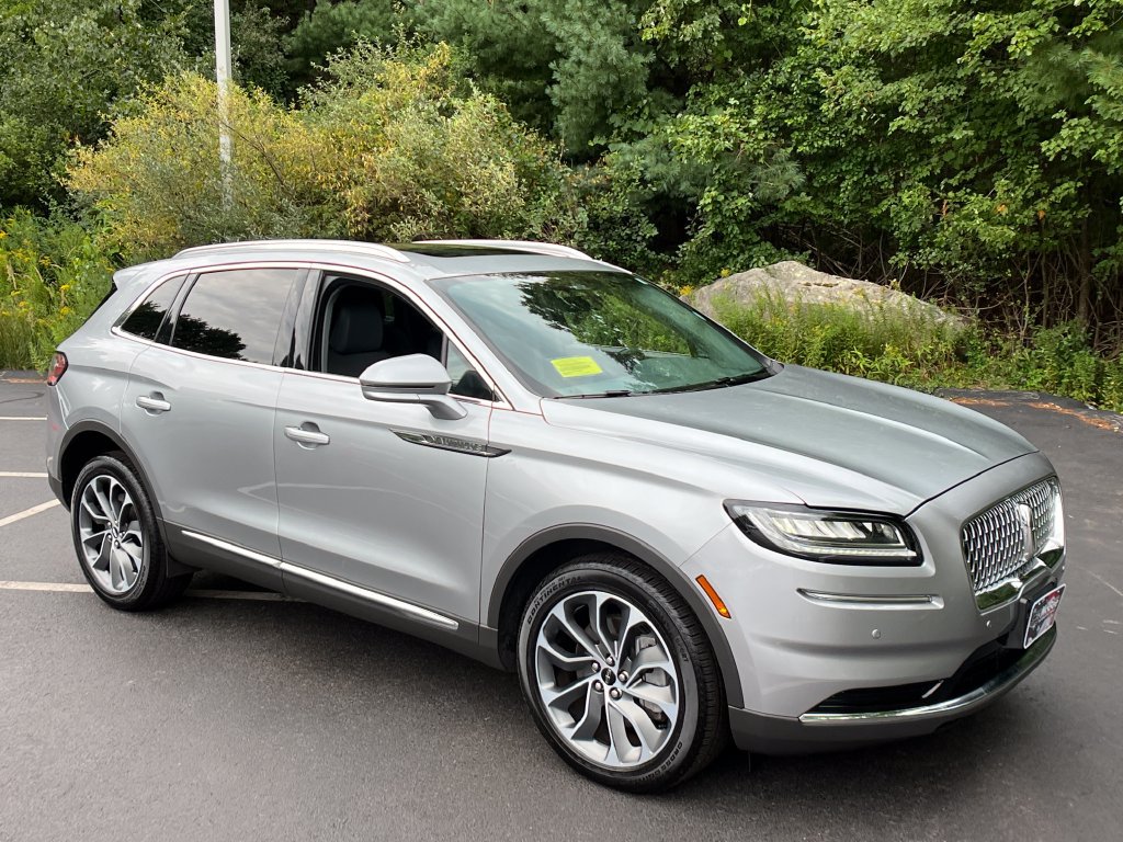 Used 2023 Lincoln Nautilus Reserve AWD/4WD image 7
