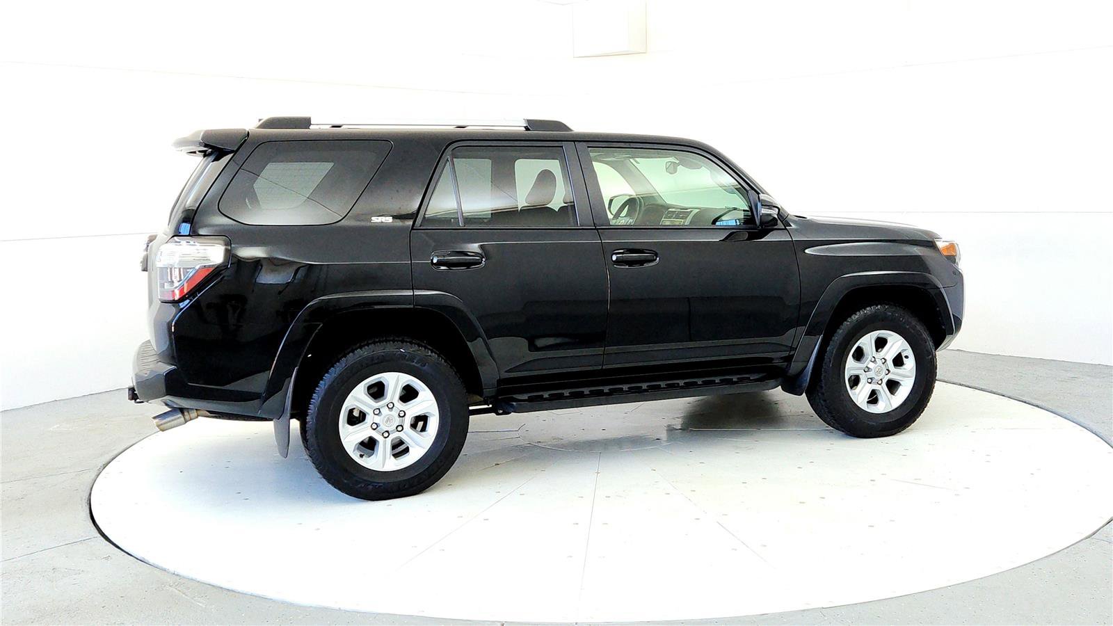 Certified 2023 Toyota 4Runner SR5 Premium w/ Moonroof Package AWD/4WD image 6