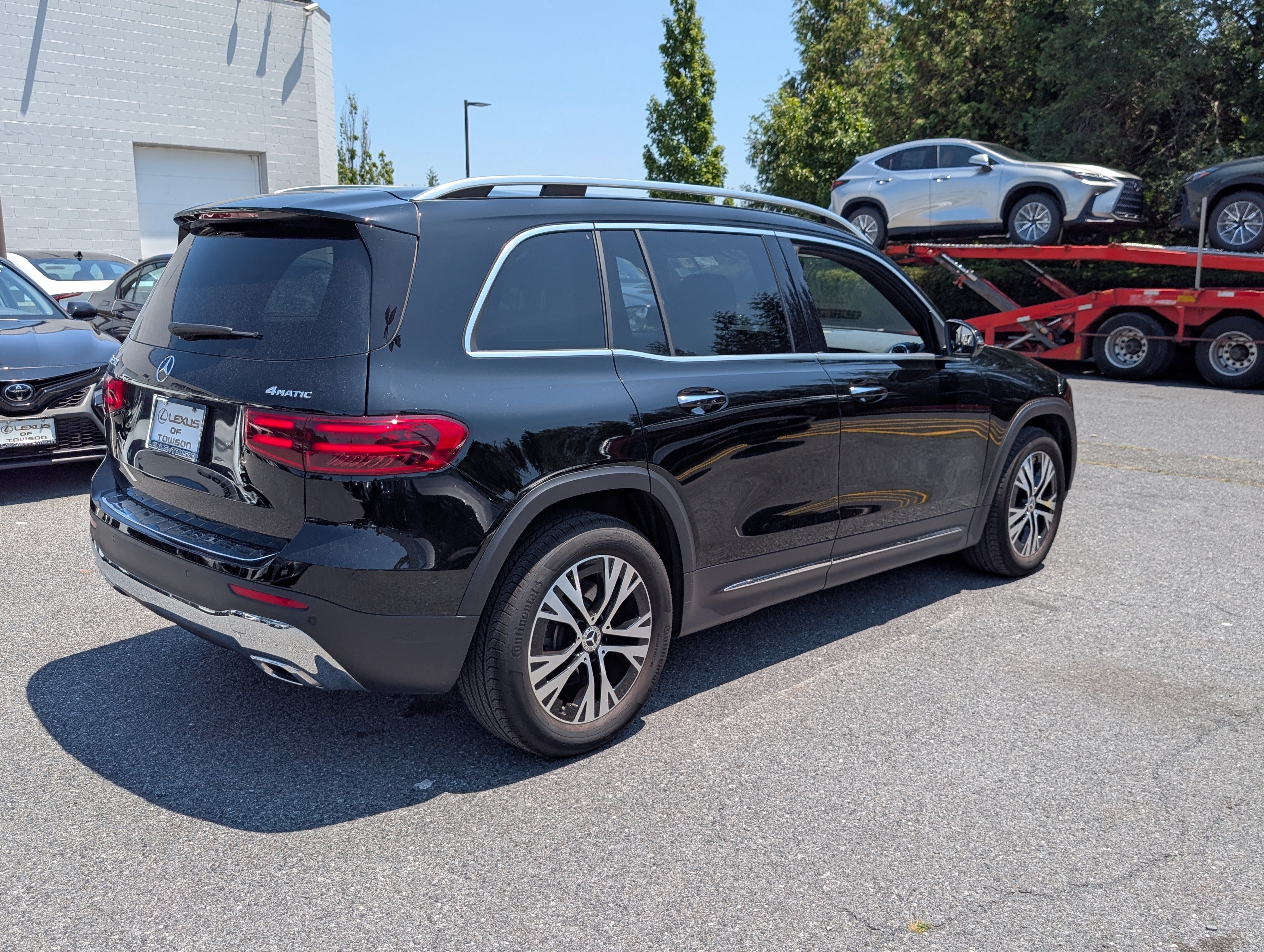 Used 2024 Mercedes-Benz GLB 250 4MATIC image 3