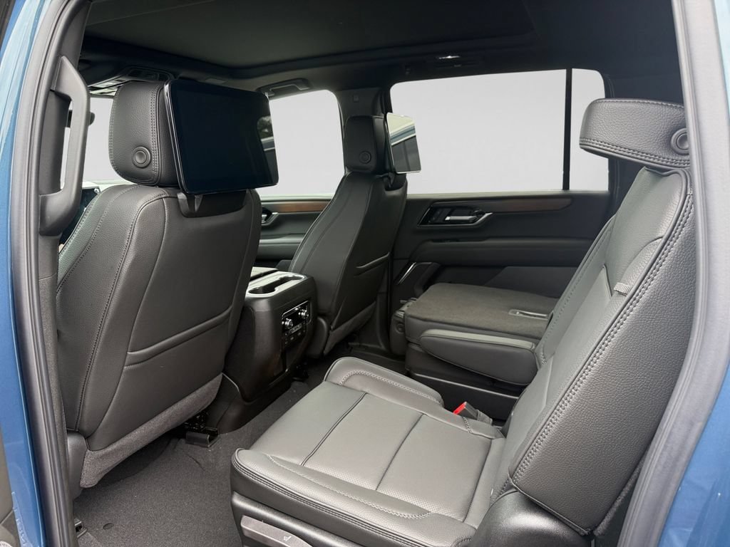 New 2026 GMC Yukon XL Denali w/ Denali Reserve Package AWD/4WD image 15