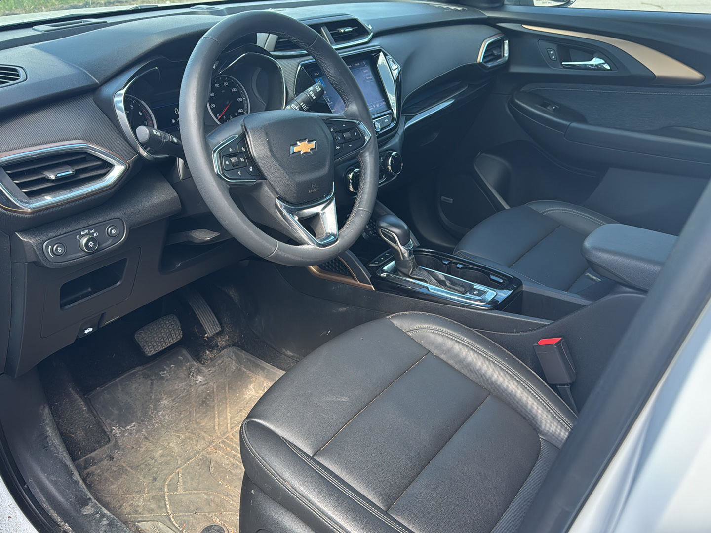 Used 2023 Chevrolet TrailBlazer ACTIV w/ Sun and Liftgate Package AWD/4WD image 11
