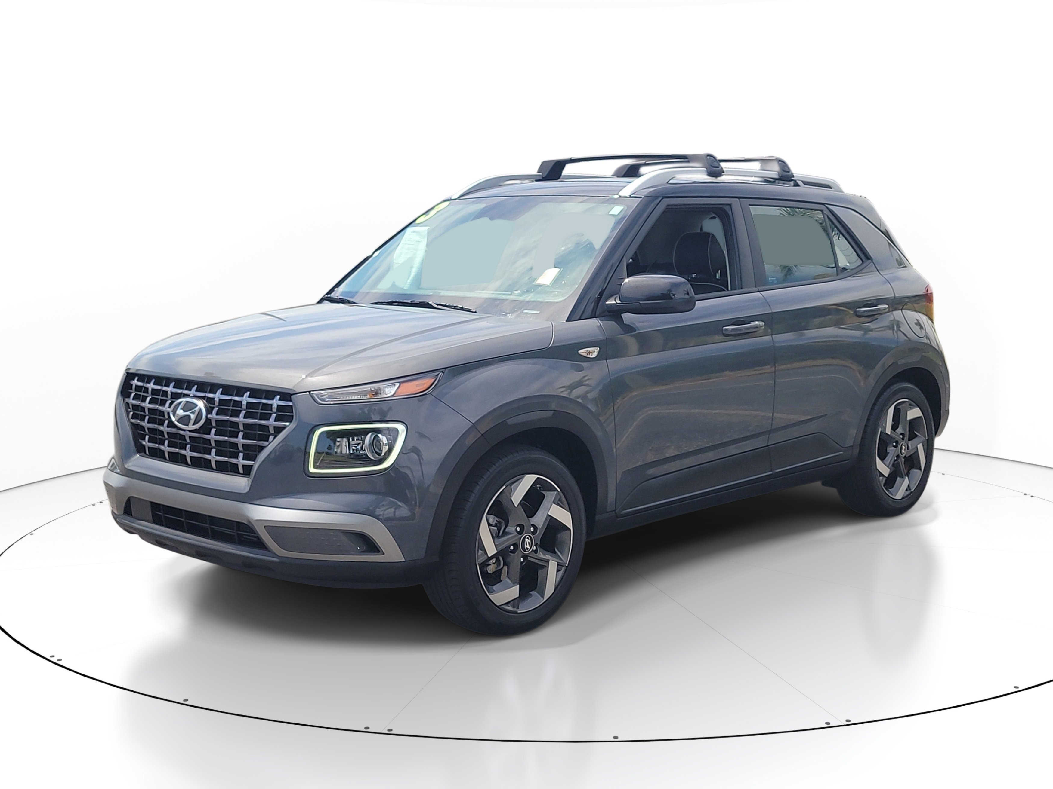 Used 2023 Hyundai Venue Limited FWD image 3