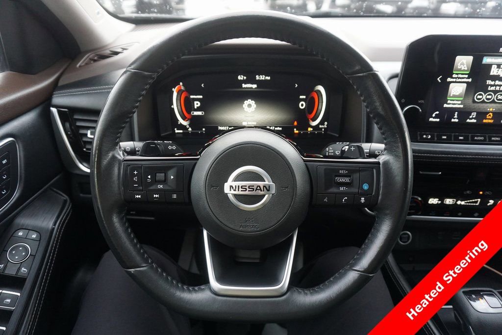 Used 2021 Nissan Rogue Platinum image 3