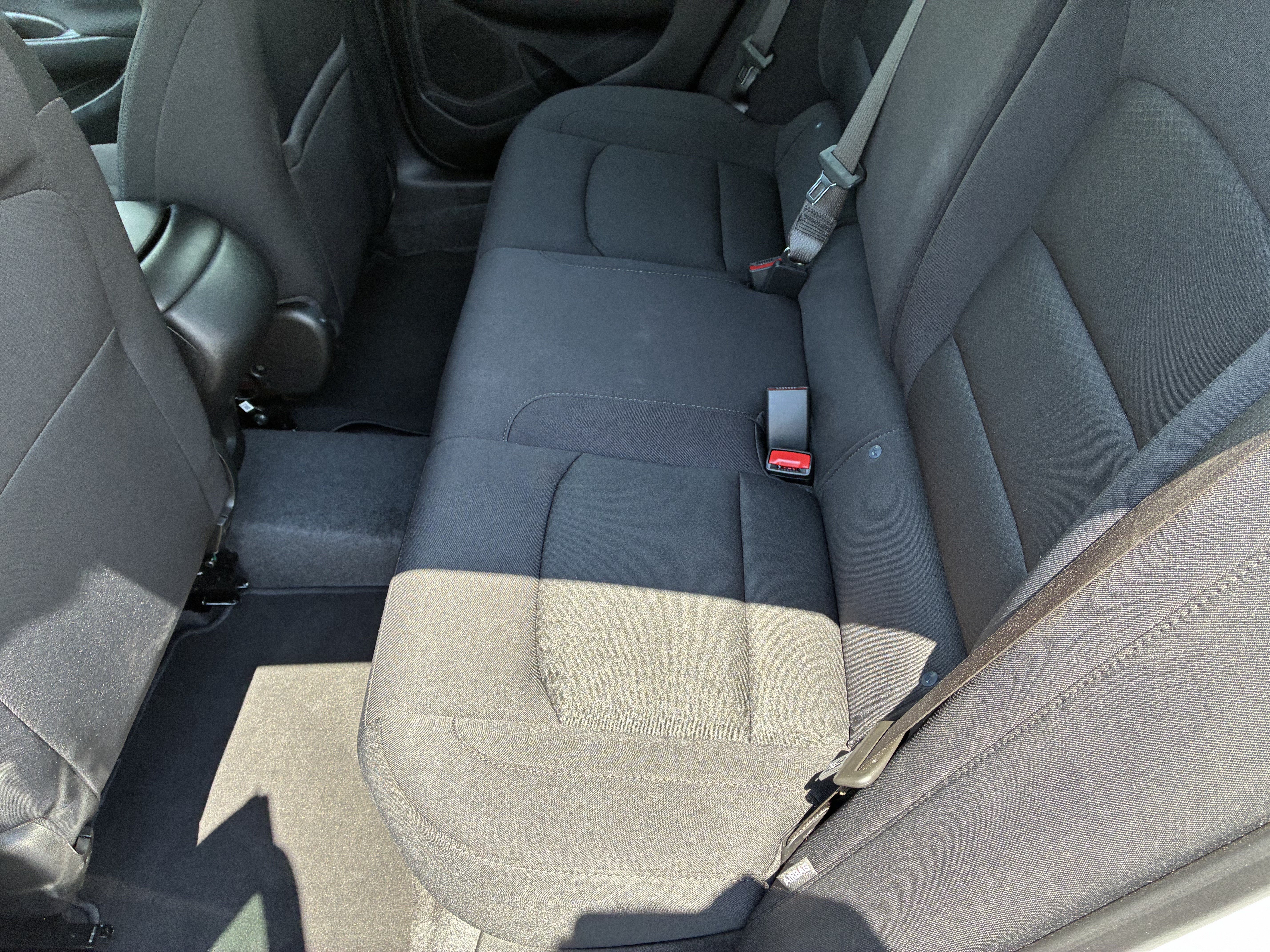 Used 2025 Chevrolet Malibu RS FWD image 14
