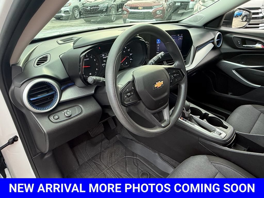 Used 2024 Chevrolet Trax LS FWD image 9
