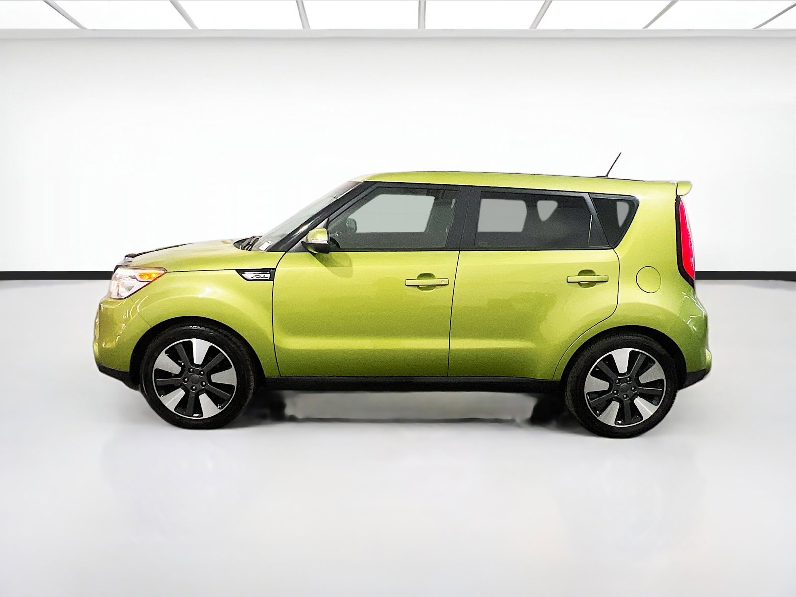 Used 2014 Kia Soul ! FWD image 21