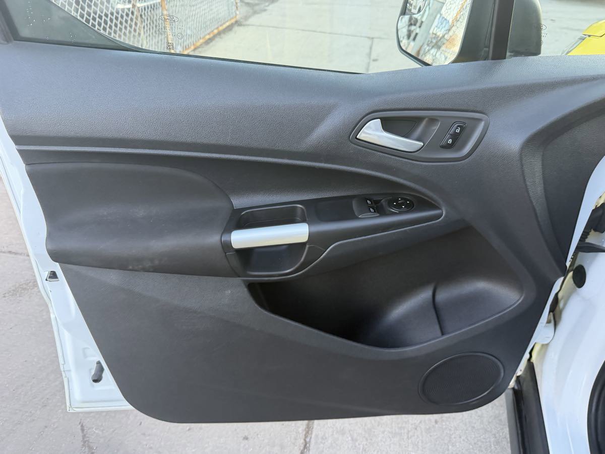 Used 2015 Ford Transit Connect XLT image 10
