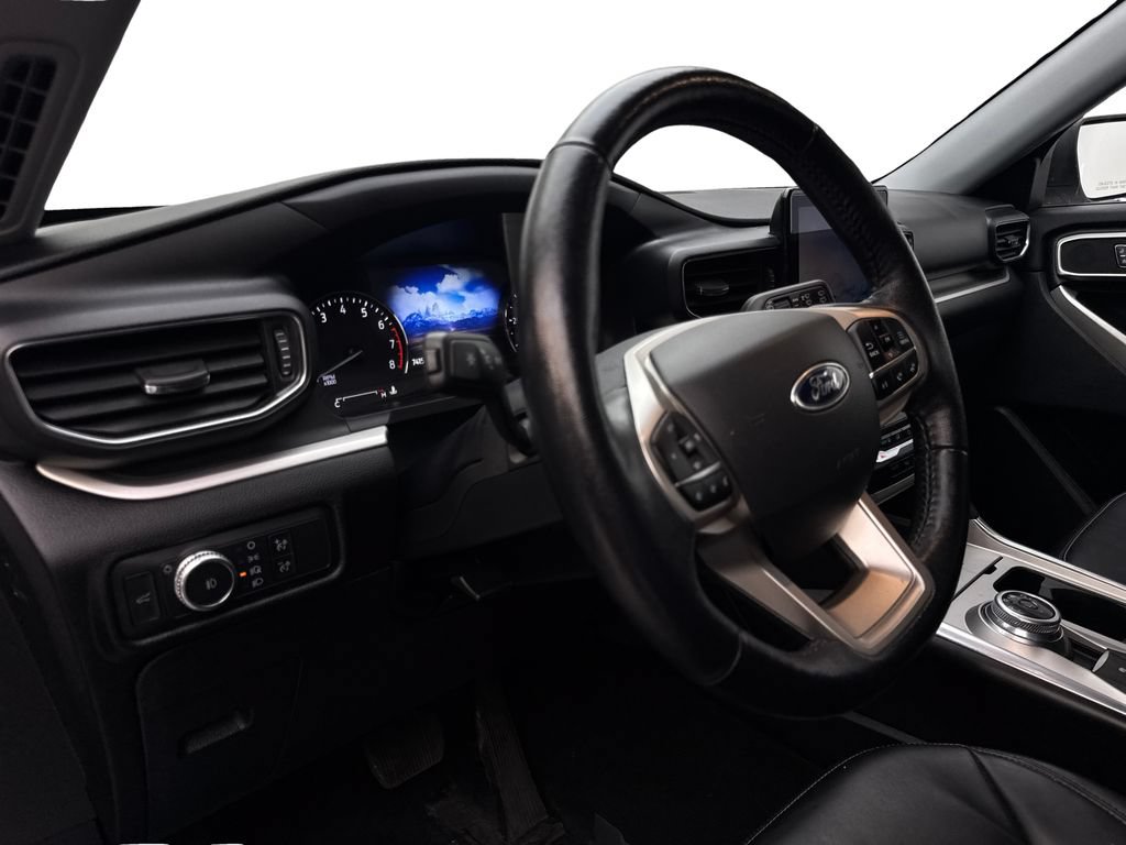 Used 2022 Ford Explorer XLT w/ Equipment Group 202A AWD/4WD image 55