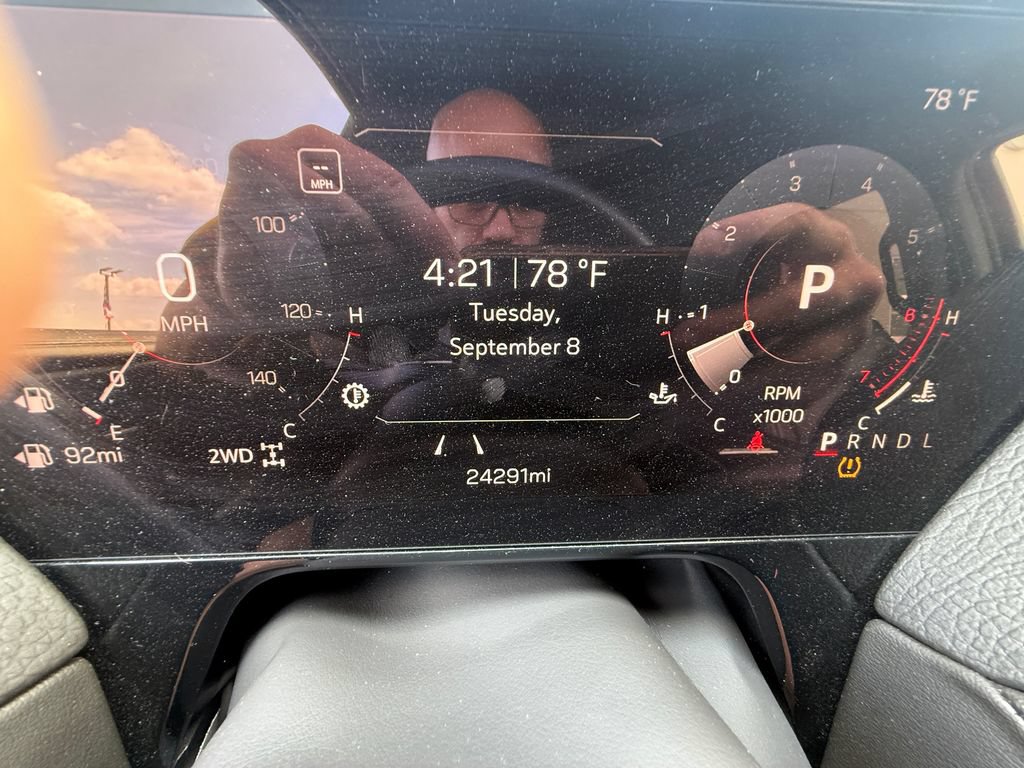 Used 2025 GMC Yukon Denali AWD/4WD image 13