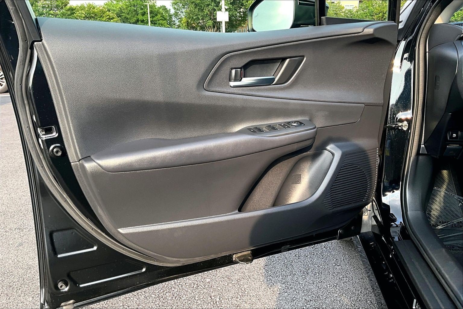 Used 2025 Toyota Prius AWD image 22