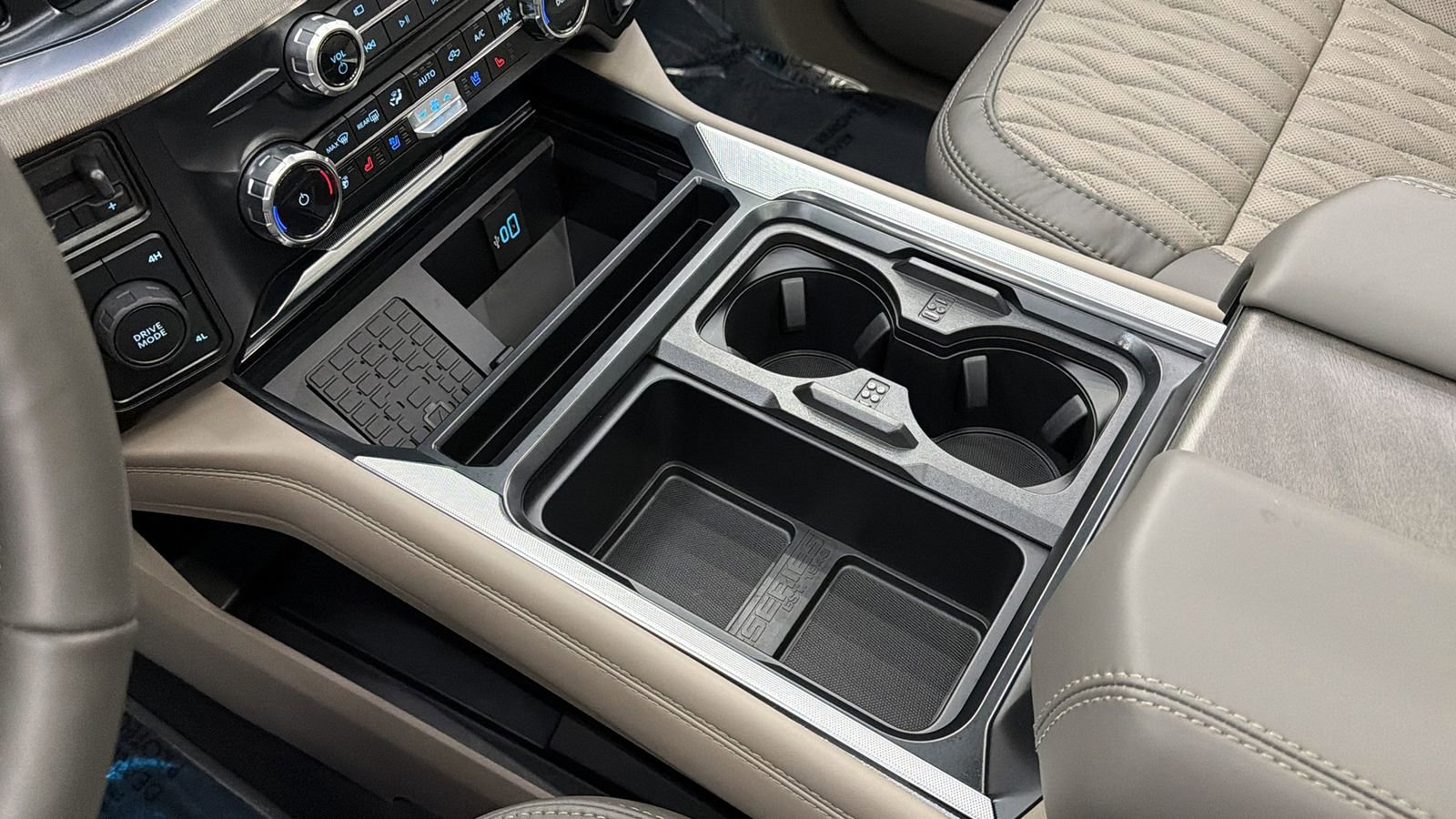 Used 2026 Ford F450 Platinum w/ Platinum Plus Package image 26