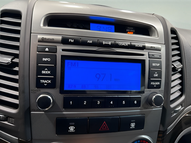 Used 2011 Hyundai Santa Fe GLS FWD image 19